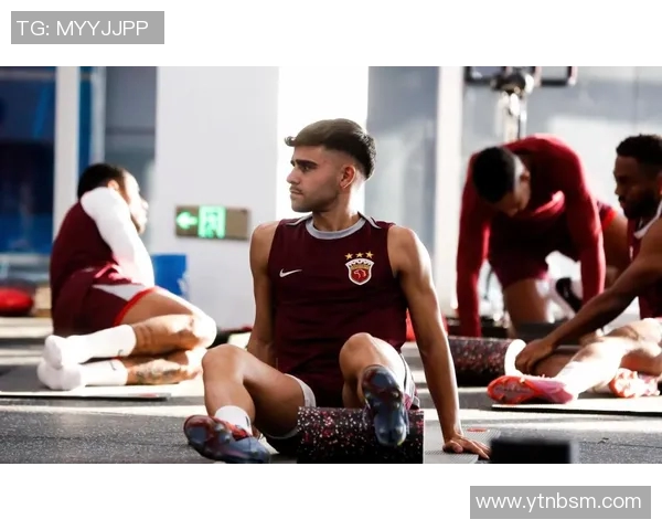 篮球明星罚球失误引发争议球迷热议其心理状态与比赛表现